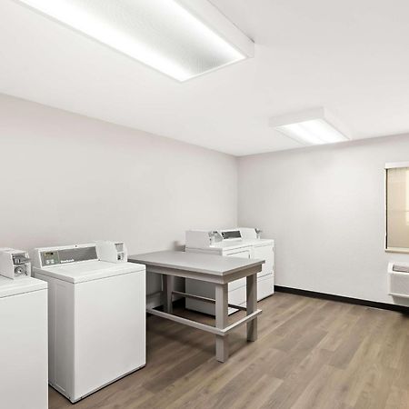 Spark By Hilton Wichita East Bagian luar foto