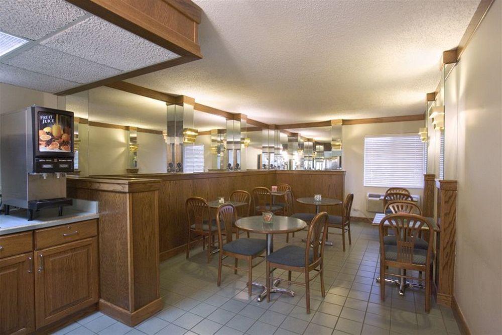 Spark By Hilton Wichita East Bagian luar foto