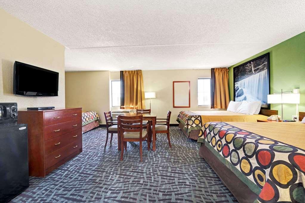 Spark By Hilton Wichita East Ruang foto