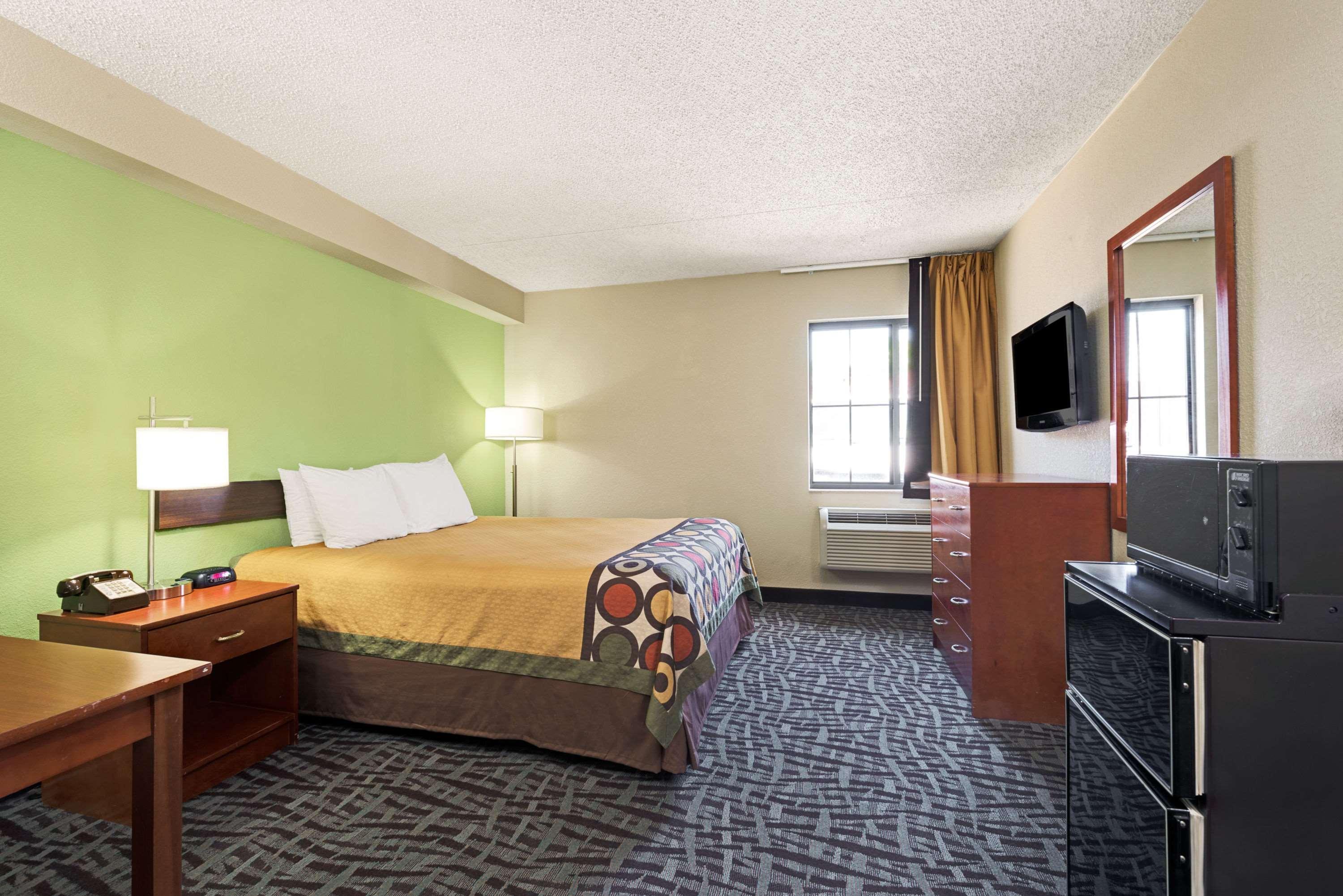 Spark By Hilton Wichita East Bagian luar foto