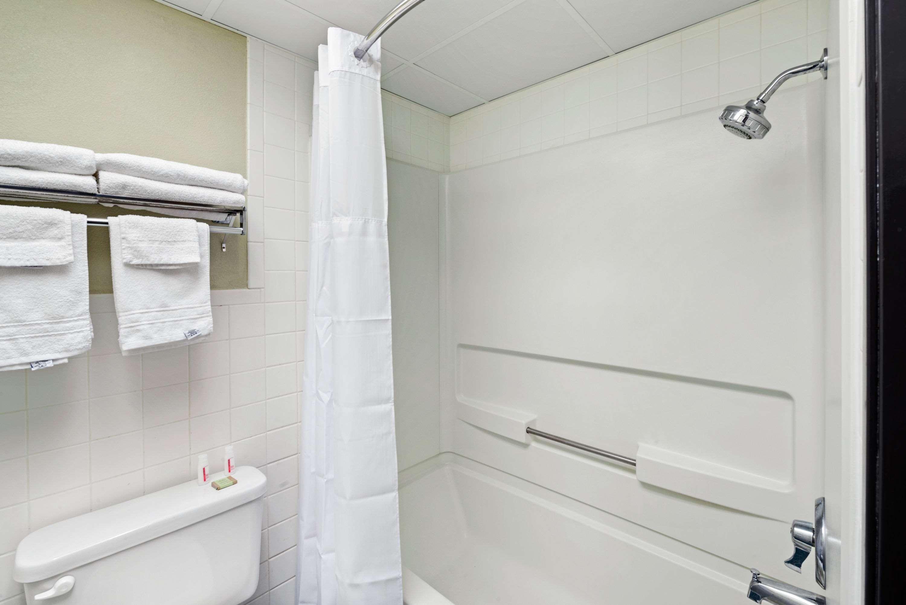 Spark By Hilton Wichita East Bagian luar foto