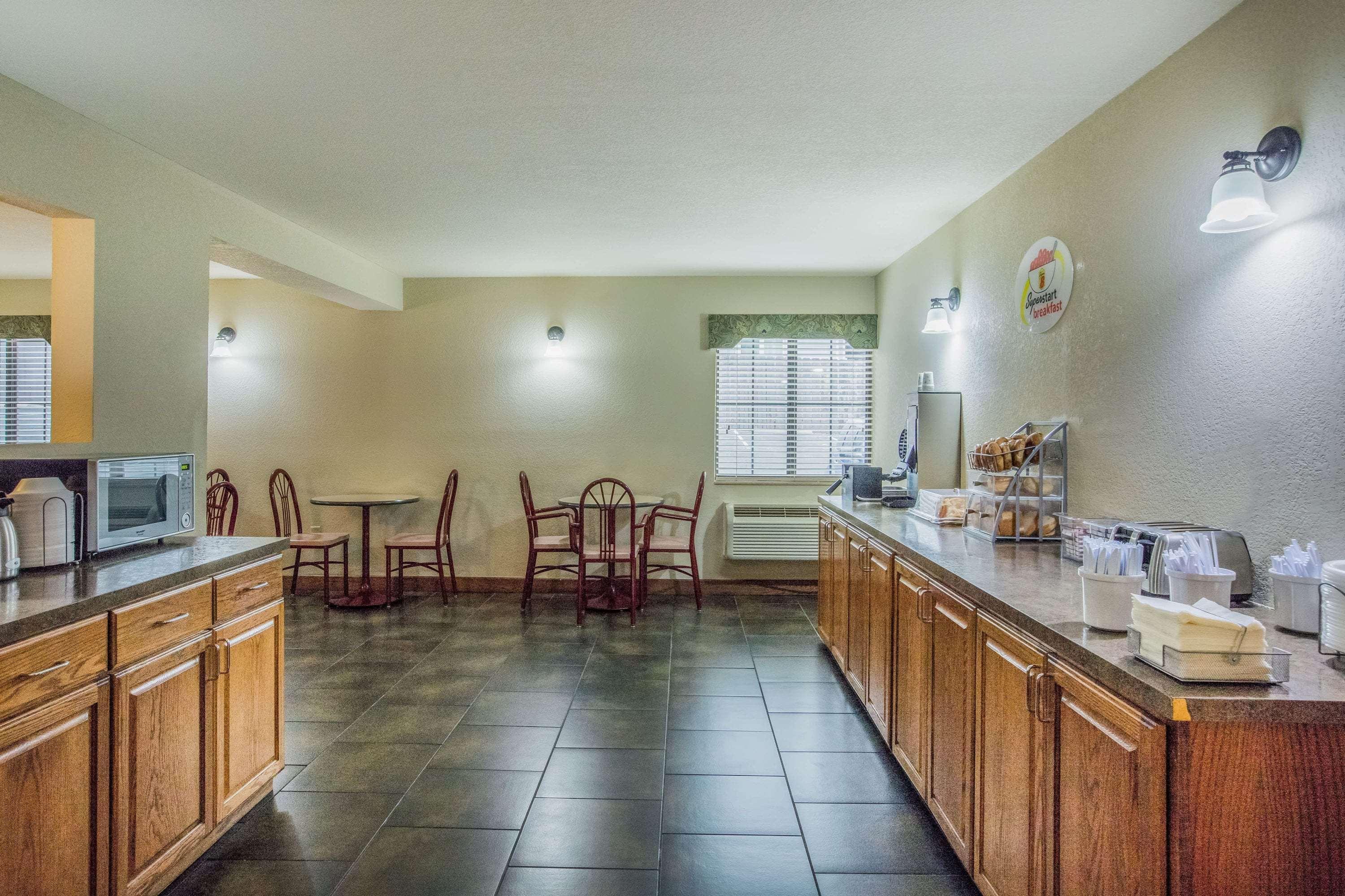 Spark By Hilton Wichita East Bagian luar foto