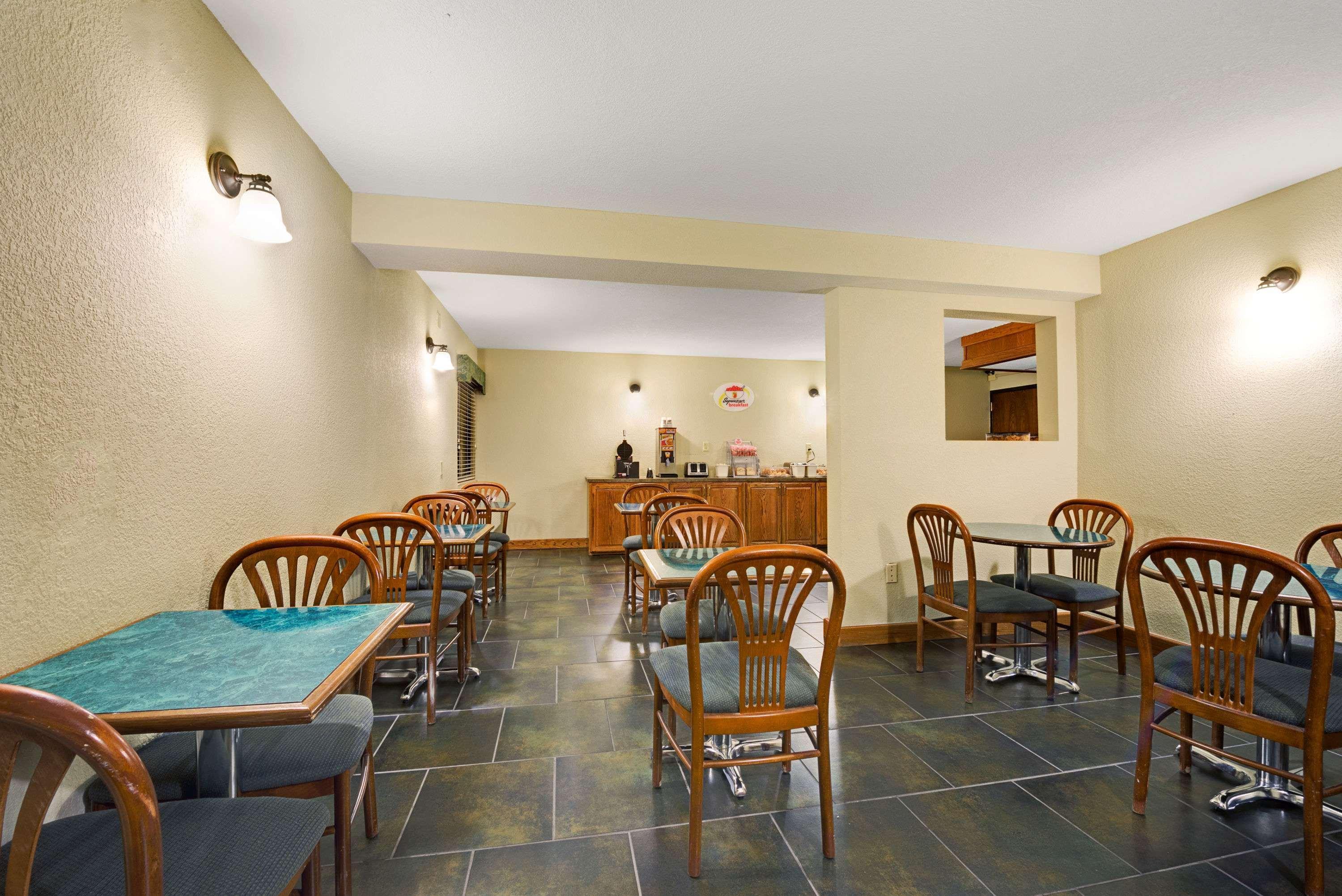 Spark By Hilton Wichita East Bagian luar foto