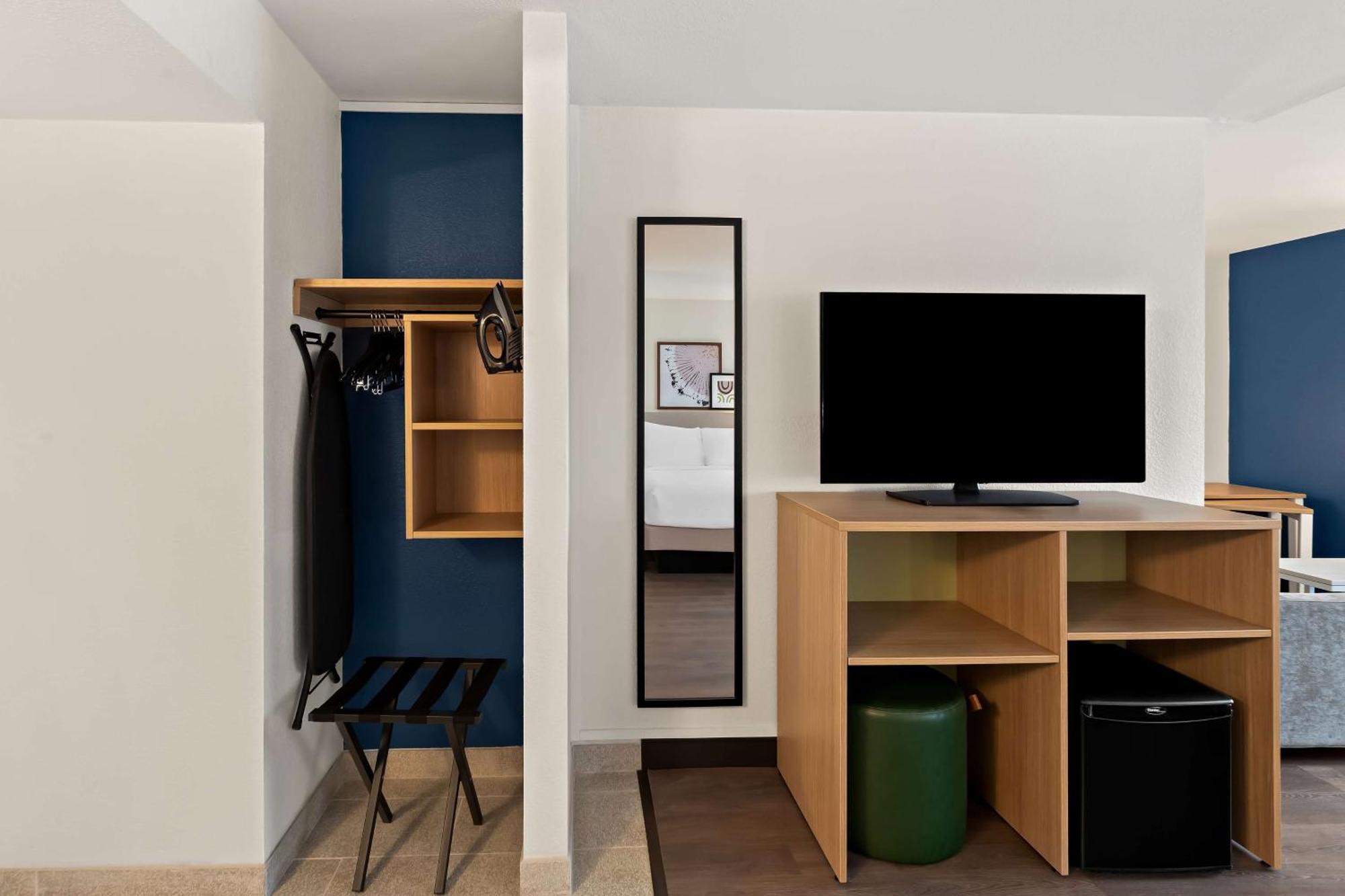 Spark By Hilton Wichita East Bagian luar foto