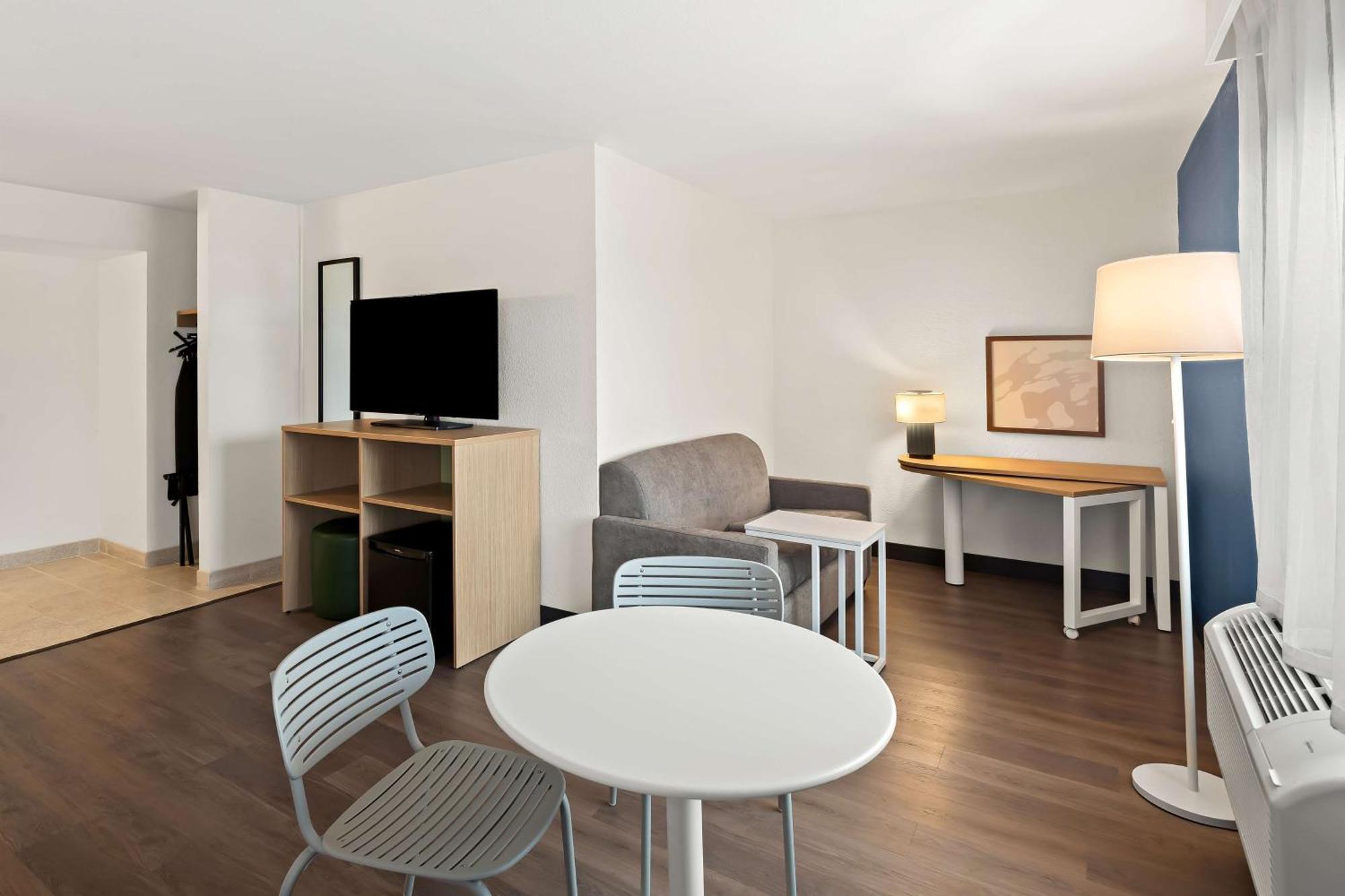 Spark By Hilton Wichita East Bagian luar foto
