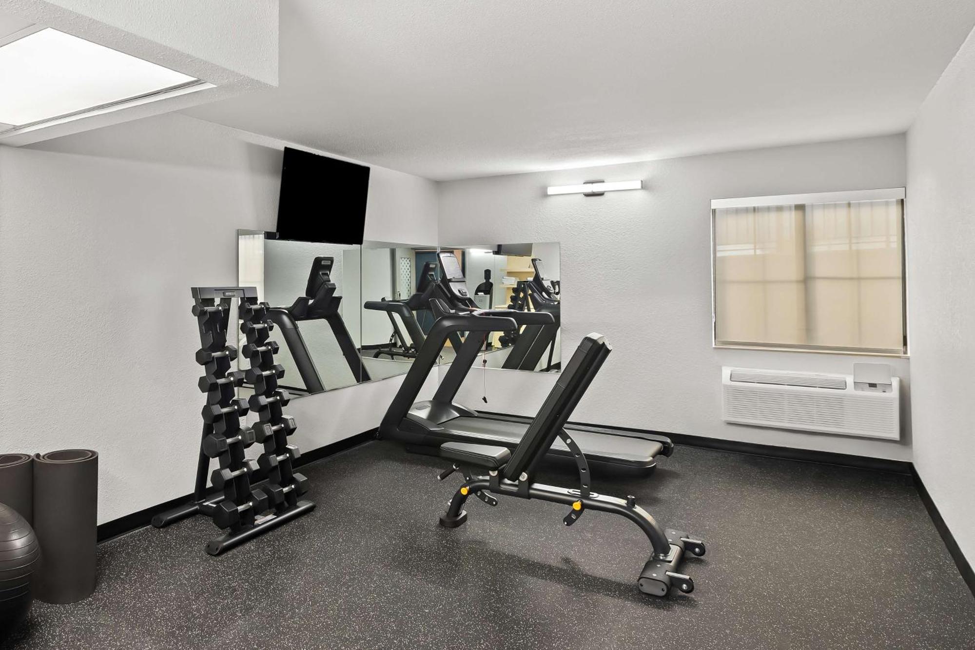 Spark By Hilton Wichita East Bagian luar foto