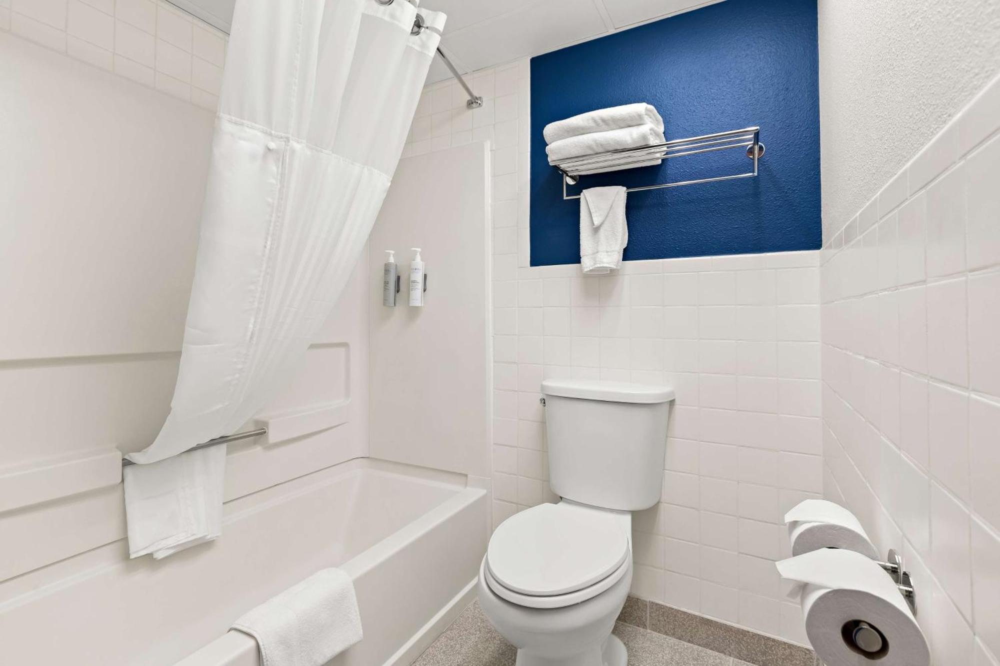 Spark By Hilton Wichita East Bagian luar foto
