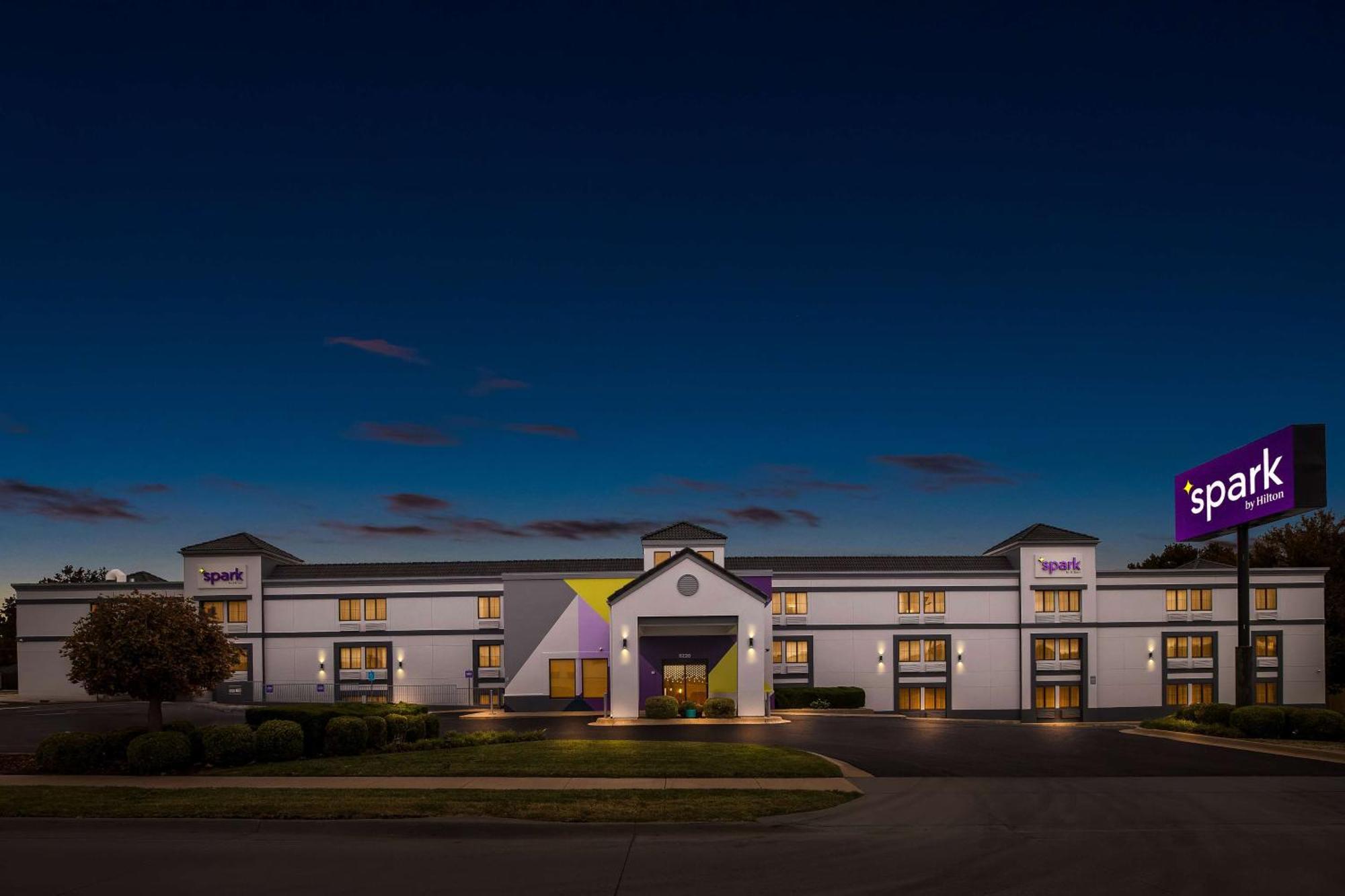Spark By Hilton Wichita East Bagian luar foto
